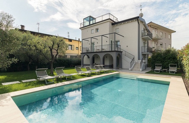 Maison Bellini 4 with pool and near to the lake