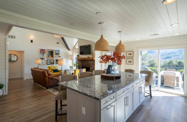 Maison Blanche Cottage @ Julep Farms