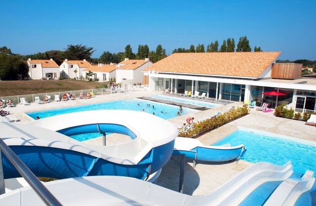 Maison cosy, piscine sur place !