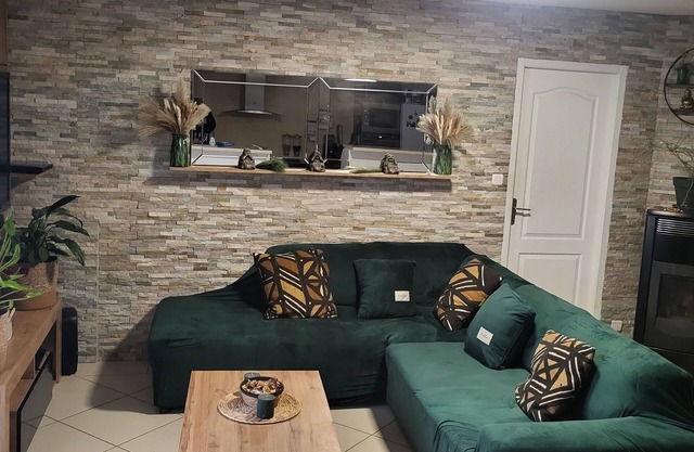 Maison Dans un Village Calme peu de vis â vis et Piscine Extérieur