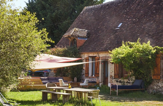 Maison Dans un Domaine Avec Étang
