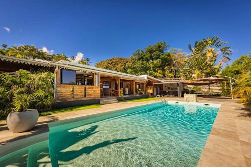 Maison de 4 chambres avec piscine partagee jardin clos et wifi a Saint Leu