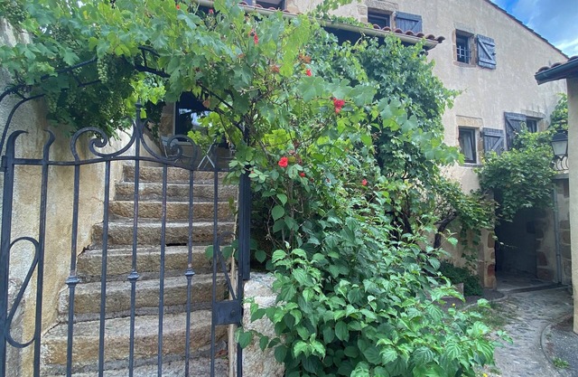 Maison de Bourg au Calme Terrasse Donnant sur un Petit Jardin