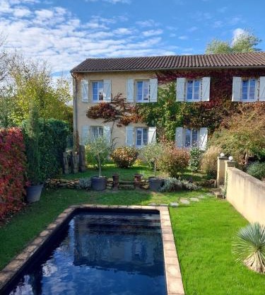 MAISON DE MARQUAY-MAISON D'HOTES