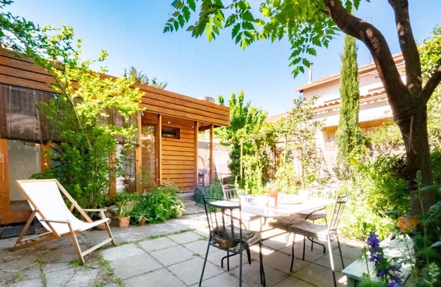 Maison de Ville - Jardin et Parking au Corum