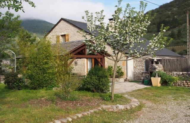 Maison Entière à Louer Pour 14 Personnes Dans les Gorges du Tarn
