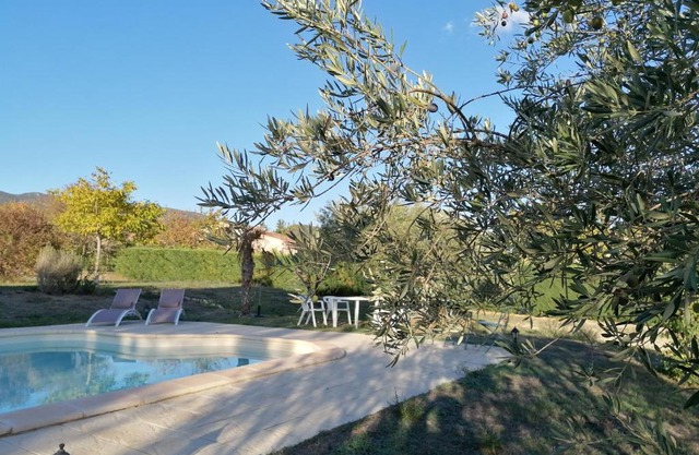 Maison au calme entre vignes et Luberon
