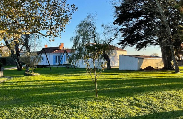 Maison Mitoyenne Avec vue sur les Marais et Terrain de Petanque !