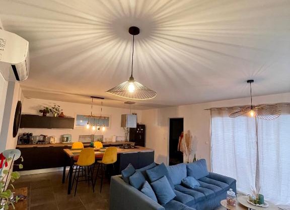 Maison moderne cosy et lumineuse