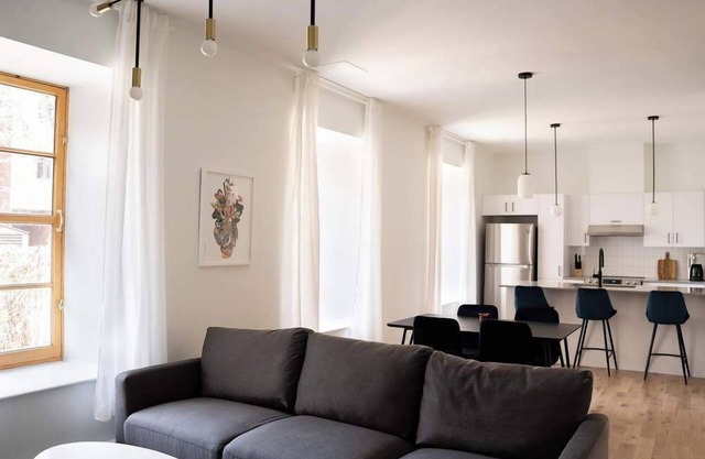 Maison Rasco - One-bedroom queen size bed suite