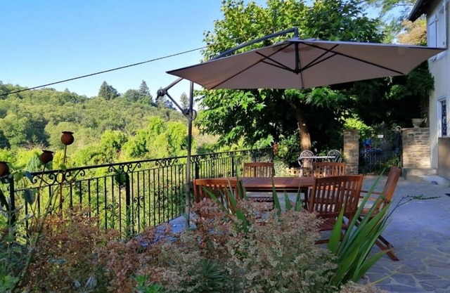 Maison Rocher | Memorable Views in the heart of the beautiful countryside