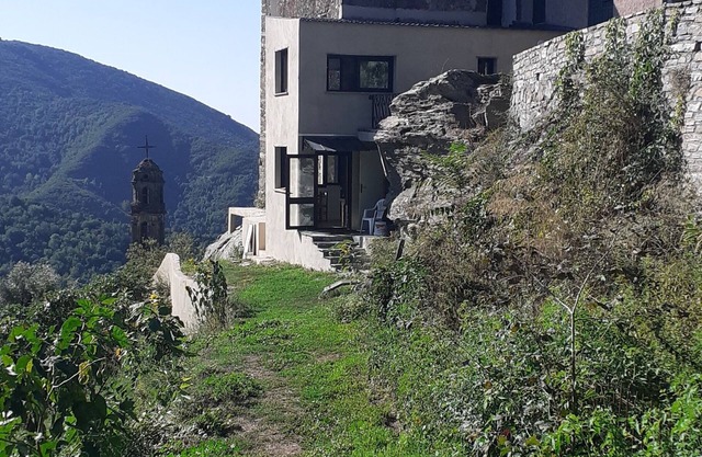 Maison Tour Restaurée en Chambres D'hôtes