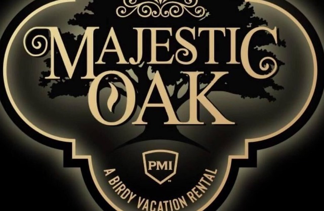 Majestic Oak - A Birdy Vacation Rental