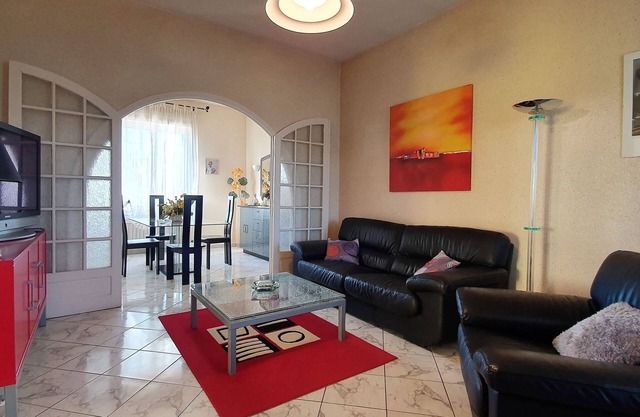 Majestic Villa in Homps with Private Pool
