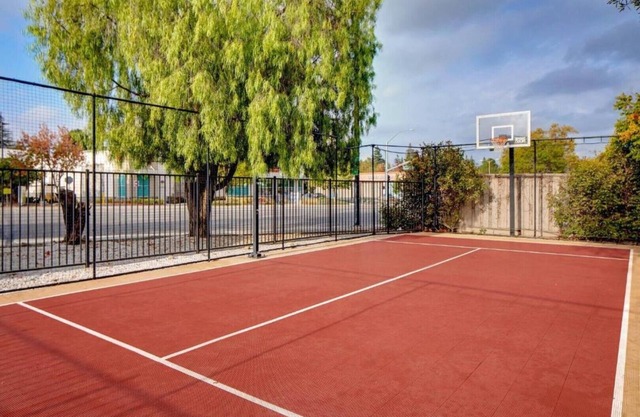 Make our Palo Alto hotel your base in Mountain in View