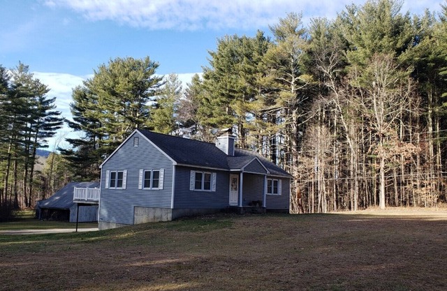 Make your getaway to the Berkshires! Convenient to skiing, races, music & dance!