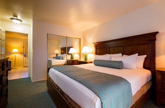 Make Your Trip More Enjoyable! 4 Relaxing Units, Fully-Equipped Kitchen, Parking