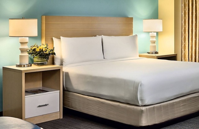 Making The Best Memories Along The Way! Enjoy Spacious unit w/Pool Access!