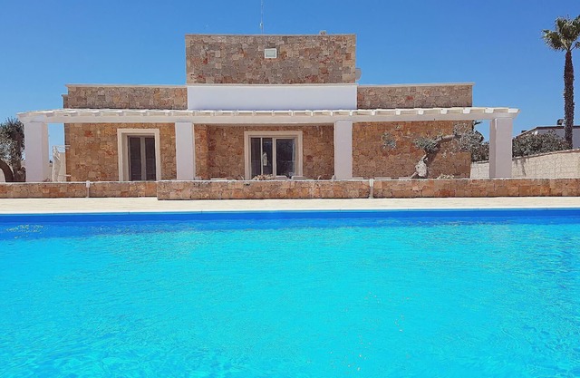 Malaspina Luxury Pool