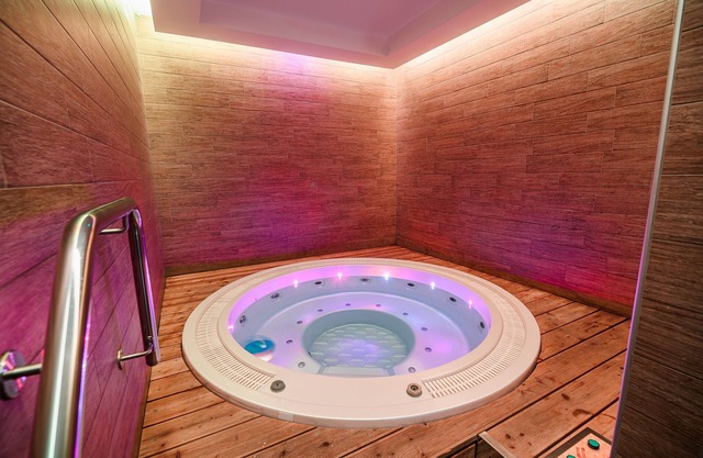 Malerič Glamping Home with Natural pool & Wellness
