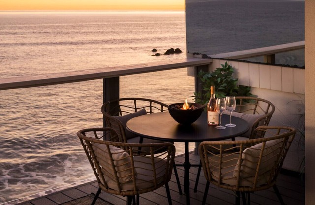 Malibu Breeze - Ocean Front Condo w/Beach Access