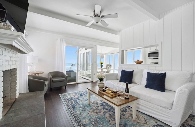 Malibu, Carbon Beach - Oceanfront Suite Eight