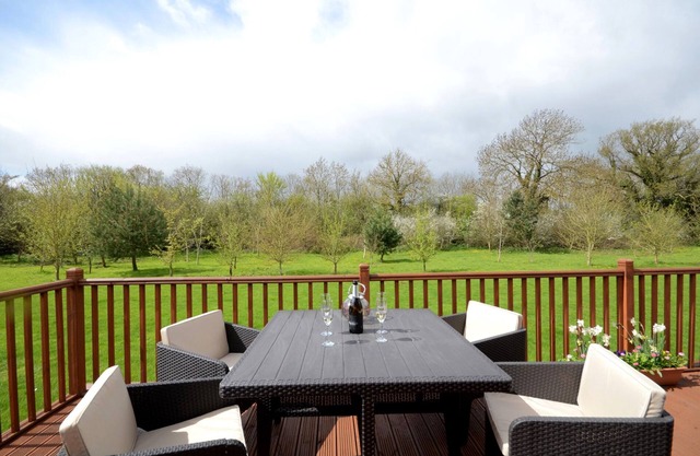 Malton Grange - Victory Greenland Luxury Lodge with hot tub. Rural views.