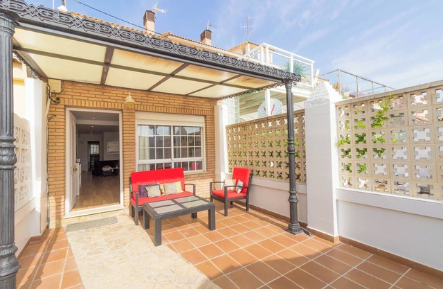 Malvabeach Family House, on the beach of Valencia