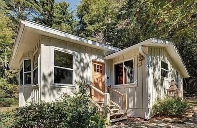 Mama Bear's Cottage, Pond,Firepit & Great Wifi