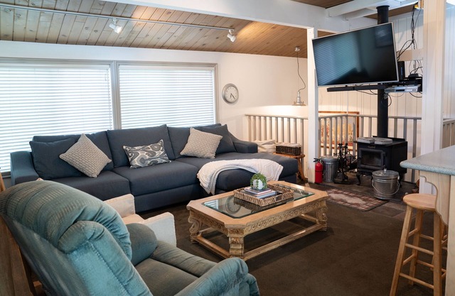 Mammoth Lakes Chalet Walkers Paradise