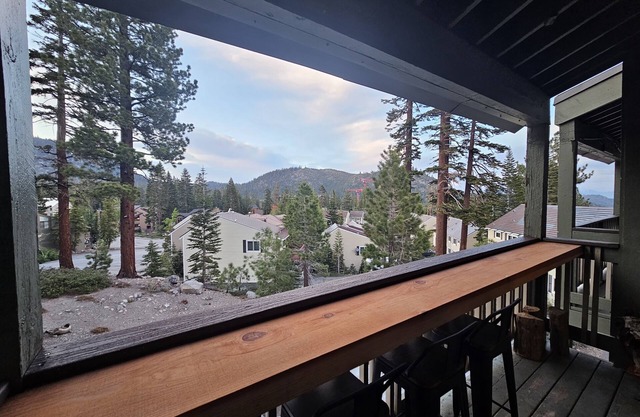 Mammoth Lakes Condo-Newly remodeled-Sleeps 8