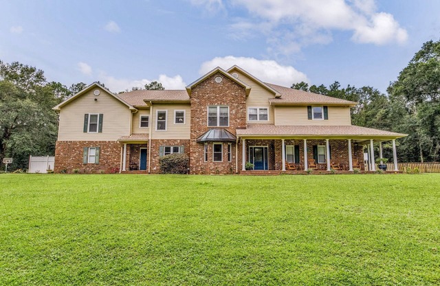 Mandala House, Sleeps 30, Private 9BR, 8000SF w/Pool, Jacuzzi and event space