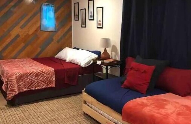 Mandala Studio. Quiet comfortable space near downtown San Antonio. Pets welcome