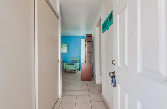 Manhattan Shores 3 Apts