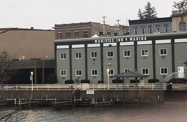Manistee Inn & Marina