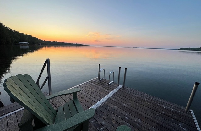 Manitoulin Island-Gorgeous Lakefront Cedar Cottage & Bunkie