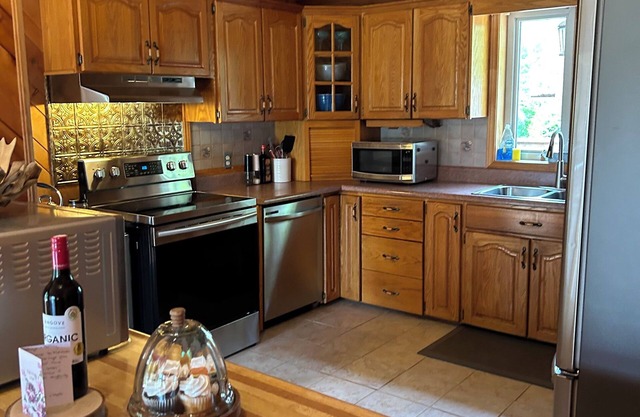 Manitoulin Waterfront Cottage on Lake Huron - With Sauna