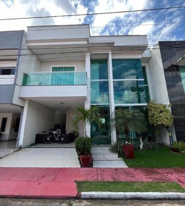 Mansão em Condomínio