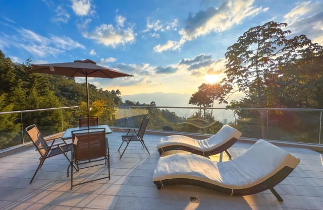 Mansión en El Poblado vista increíble a Medellín