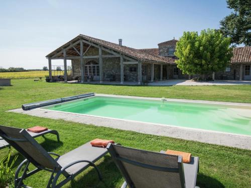 Mansion in Fargues with Pool and Garden