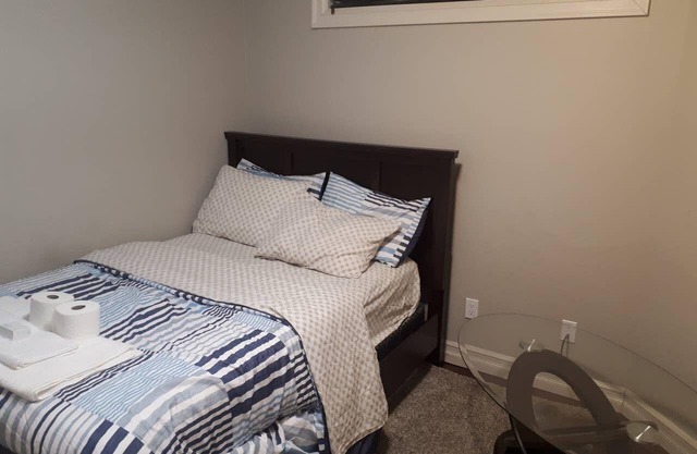 Maple Syrup Bedroom S