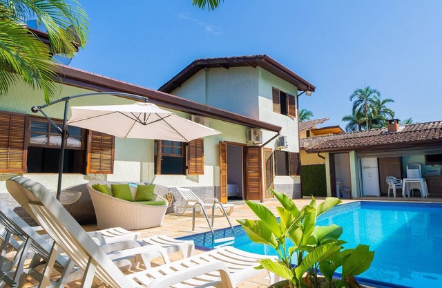 Maravilhosa casa com piscina em Ubatuba