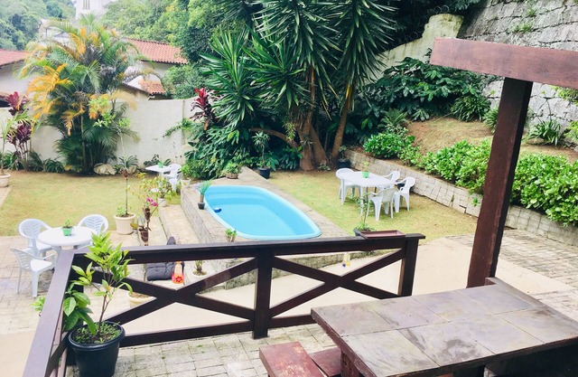 Maravilhosa Casa no Paraizo Salão 4 Quartos Piscina, Churrasqueira, Jardins!