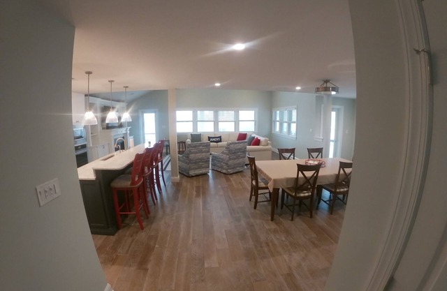 Margate Elevator Close to Beach 4 Bed 3 1/2 Bath Lg Pool Grill full kitchen