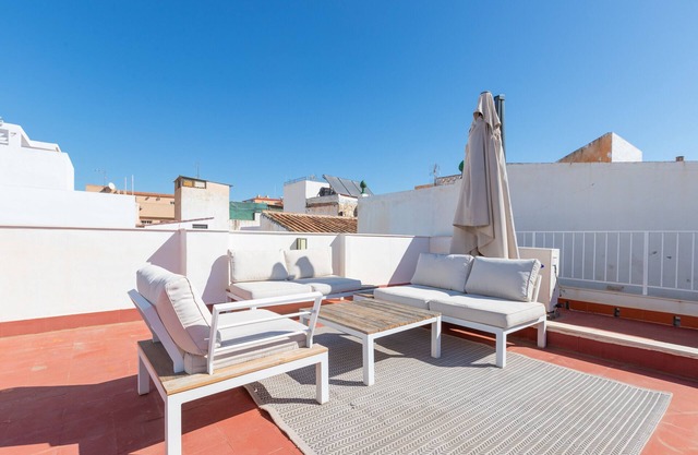 Maria Tubau - One Bedroom Apartment, Sleeps 2