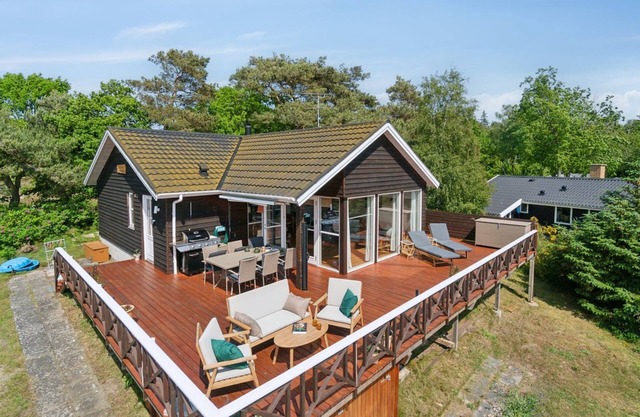 "Mariam" - 100m from the sea by Interhome