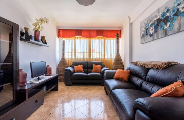 MARIAM APARTMENT Lovely 3 bedroom apartment on a 7th floor