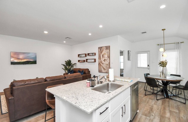 Marice Serene Home at Fulshear w/community pool