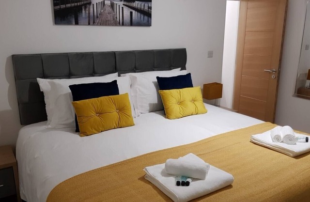 Marie’s Serviced Apartment A (2 beds City Stay with Free Parking)