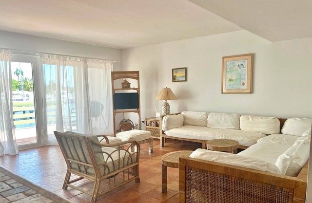 Marina Townhouse #12 with Boat Slip Included! RO water, Fast WIFI